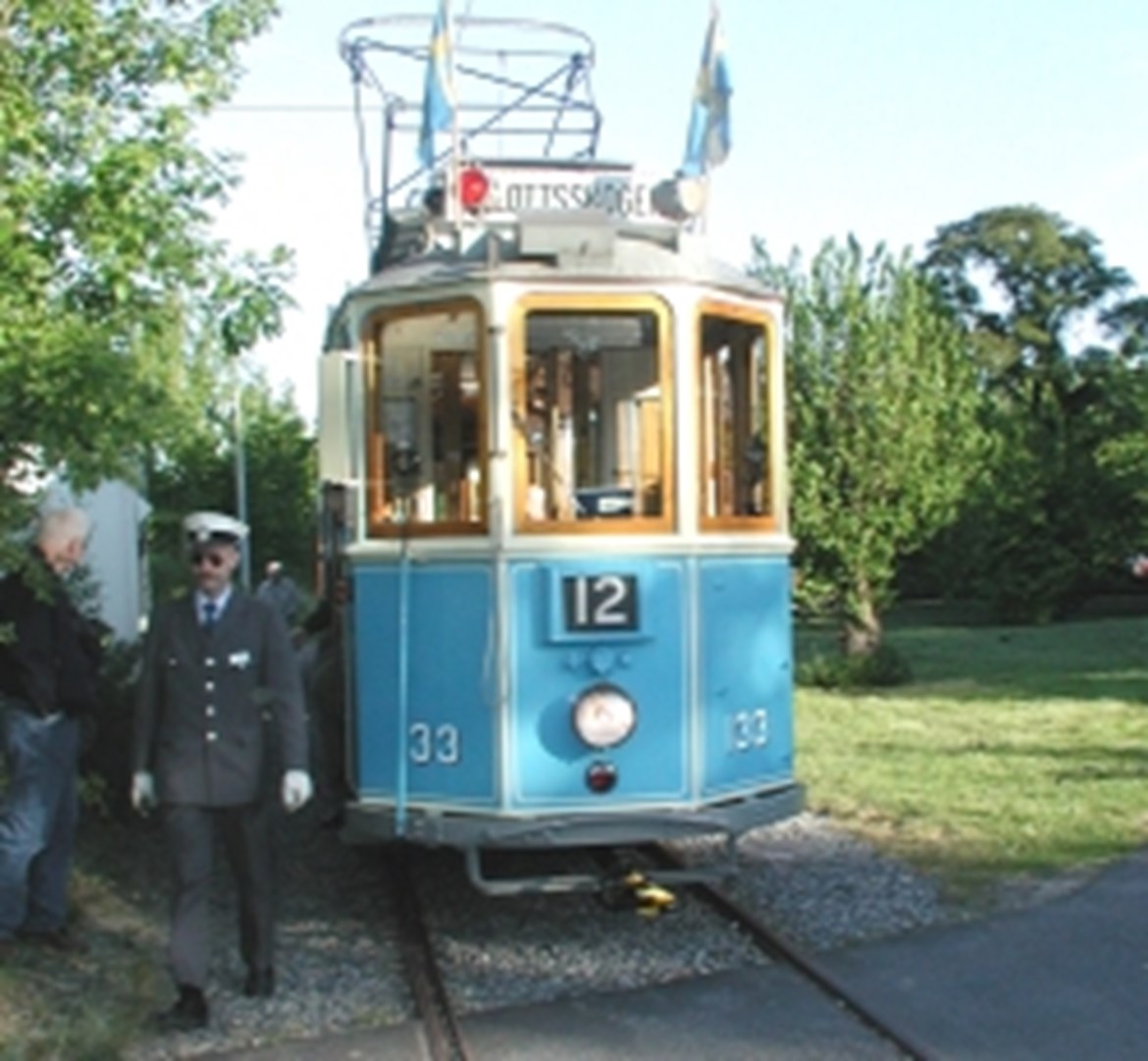 Popular destination - Tram 133 at the loop in Långedrag.  Photo: Björn Johansson