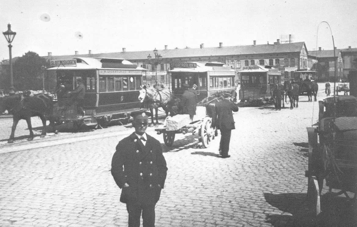 Hästspårvagnar vid Drottningtorget