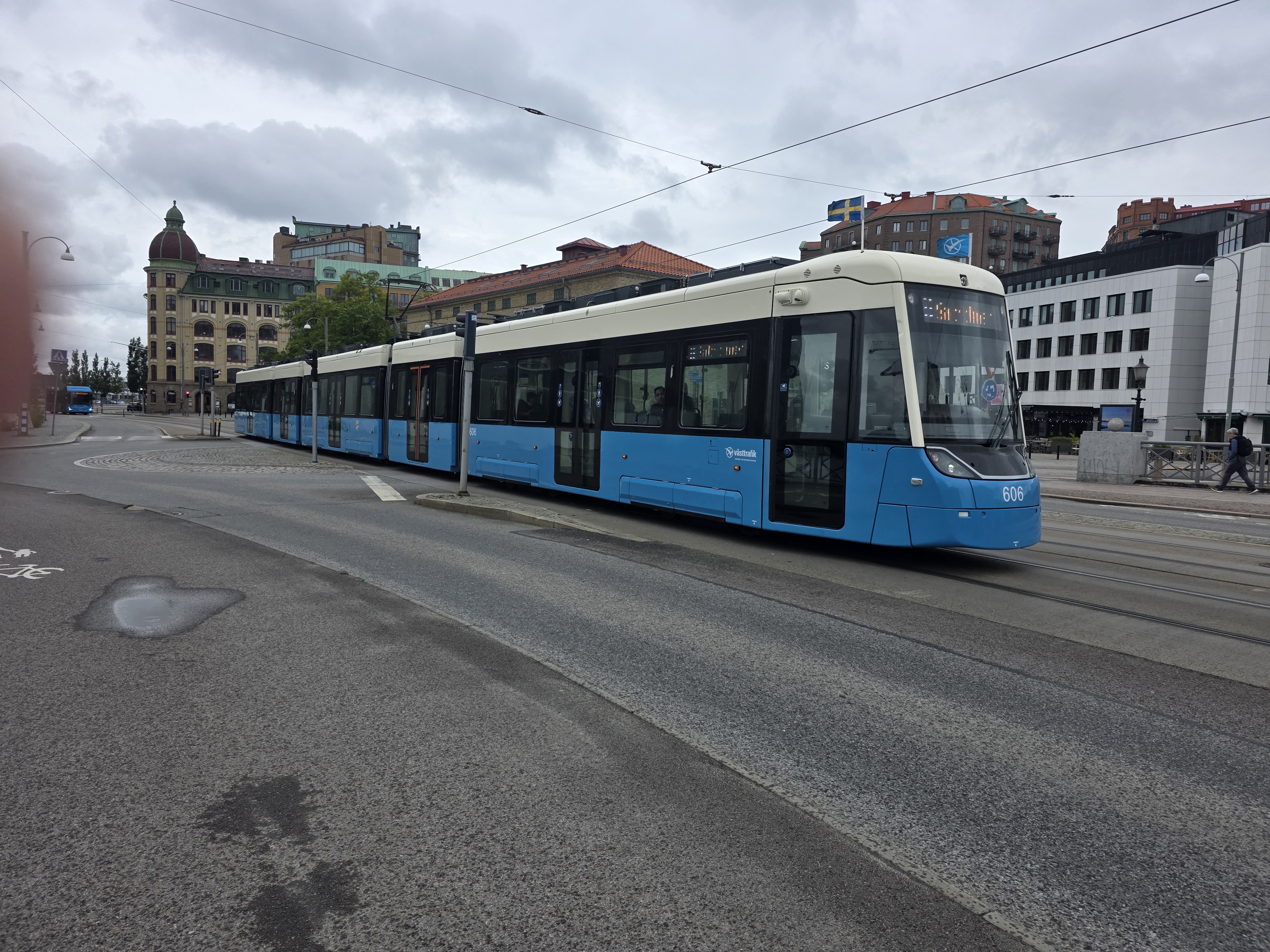 M34